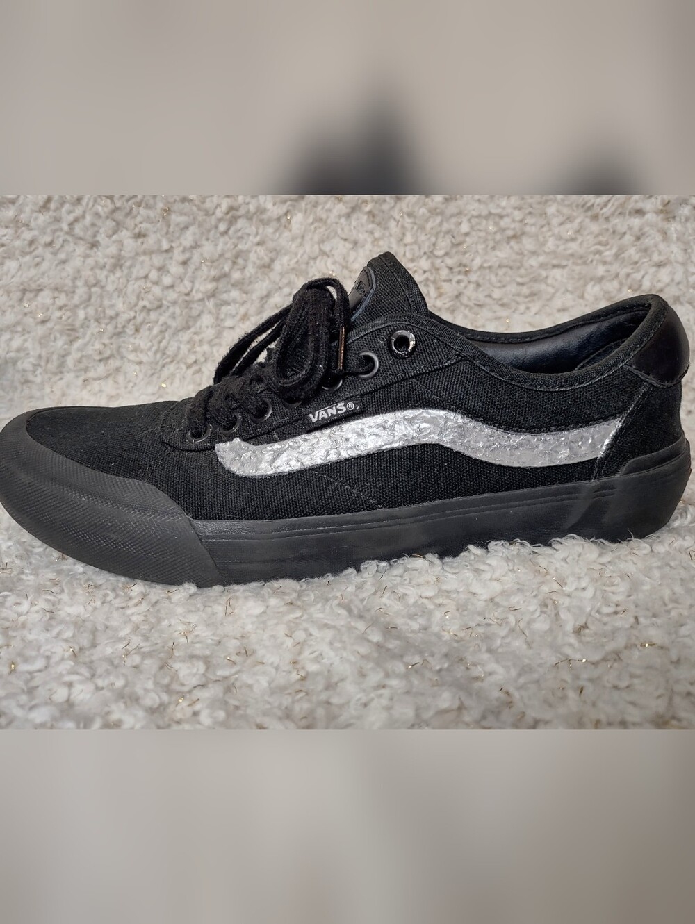 Women's 9.5 Vans Pro Chima Ferguson Sydney Black and Silver Skate Shoes - Picture 5 of 9